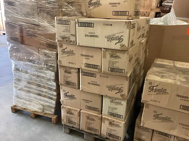 3 pallets famosa speelgoed slingers - afbeelding 2 van  13