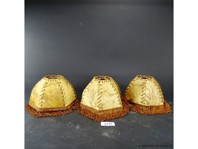 3 perkamenten lampenkappen - afbeelding 1 van  5