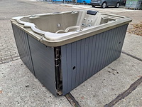 3 persoons jacuzzi en buitenspa - afbeelding 9 van  28
