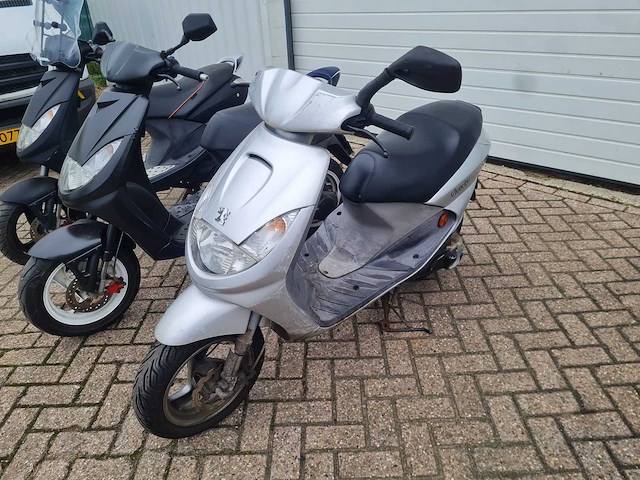 3 * peugeot - scooters - viva city "basic" - scooter - afbeelding 2 van  8
