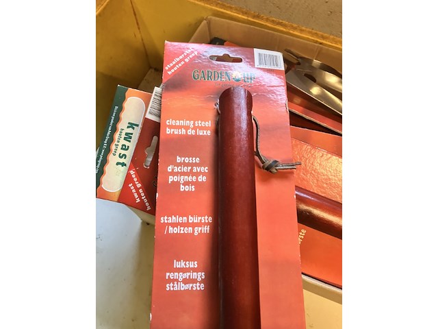 3 x bbq staalborstel luxe met houten greep - afbeelding 5 van  5