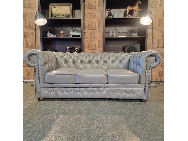 3-zits bank chesterfield, basic luxe , grijs - afbeelding 1 van  6