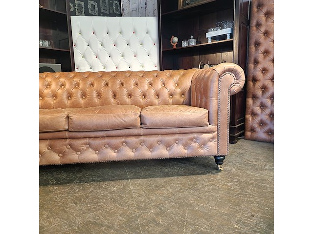 3-zits bank chesterfield , brighton, bruin - afbeelding 6 van  8