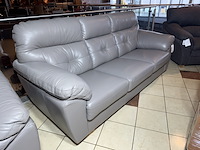 3-zits bank, grijs leer, houten poten - afbeelding 1 van  4