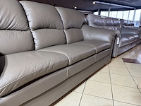 3-zits bank, taupe leer, houten poten - afbeelding 4 van  4