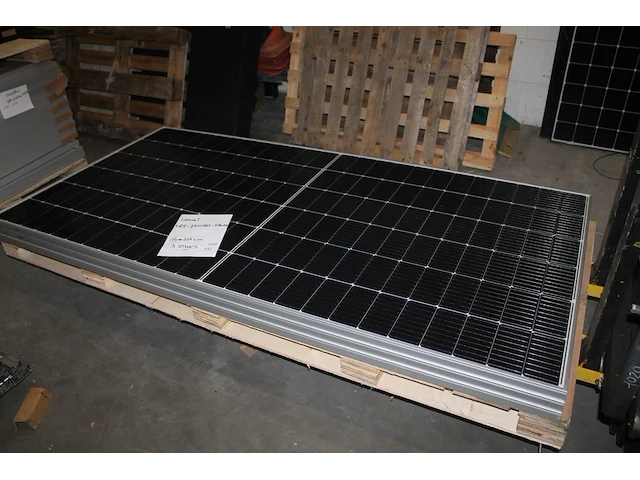 3 zonnepanelen longi lr5-72hibo-530m. afmeting 116x226 cm. - afbeelding 1 van  2