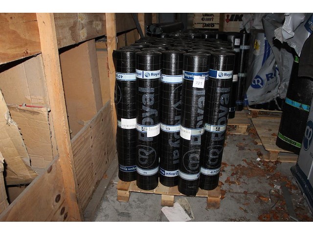 30 rollen bitumen afwerking royalflex 470k14 op pallet. 30x 5 meter. - afbeelding 1 van  2