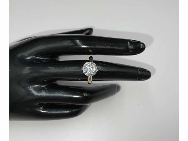 3.00 karaat diamanten solitaire ring in geel goud - afbeelding 2 van  6