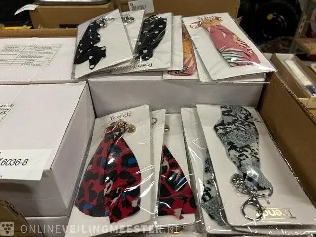 300x stoffen sleutelhanger trendz - afbeelding 5 van  10