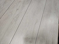 31 m2 laminaat plank - 1285 x 192 x 10 mm - afbeelding 1 van  3