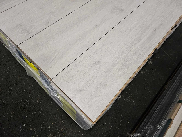 31 m2 laminaat plank - 1285 x 192 x 10 mm - afbeelding 2 van  3