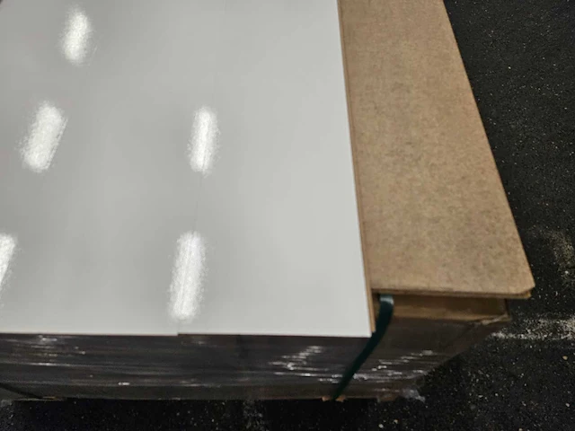 31 m2 laminaat plank - 1380 x 193 x 8 mm - afbeelding 2 van  3