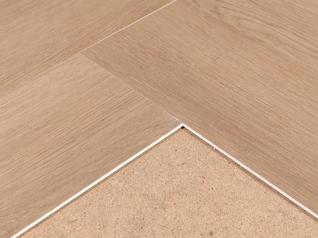 31 m2 pvc spc click visgraat - 610 x 150 x 5 mm - afbeelding 2 van  4