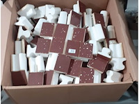 32 grote doos 75x75x75 vol schuurpads - afbeelding 3 van  3