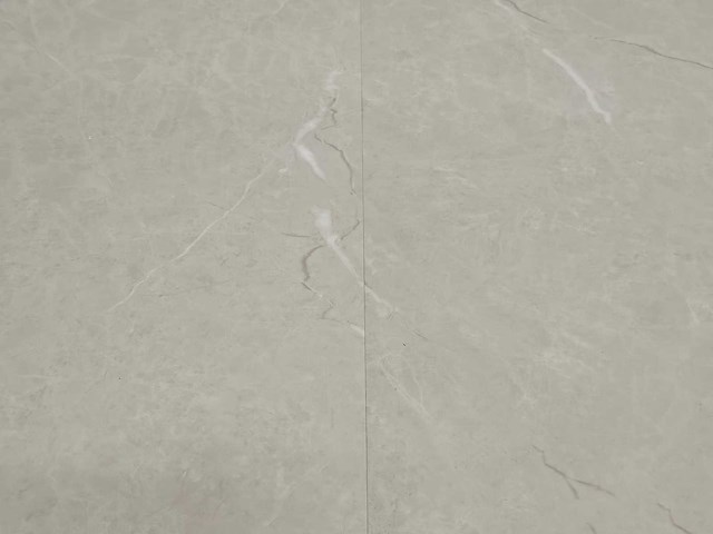 32 m2 pvc spc click tegel - 820 x 304 x 4 mm - afbeelding 1 van  3