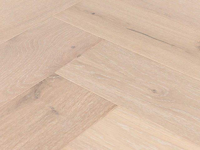 33 m2 parket eiken visgraat mutliplank - 750 x 130 x 14 mm - afbeelding 1 van  4