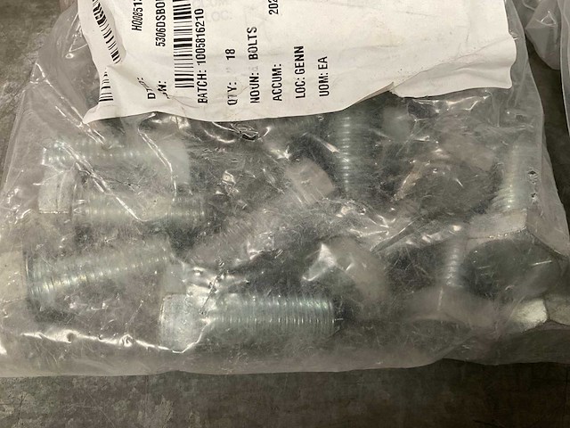 3/4-10x1.3/4” bolts (17x) - afbeelding 1 van  2