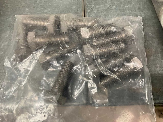 3/4-10x2” bolts (11x) - afbeelding 1 van  2