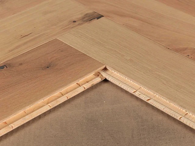 34 m2 parket eiken visgraat mutliplank - 660 x 110 x 14 mm - afbeelding 2 van  4