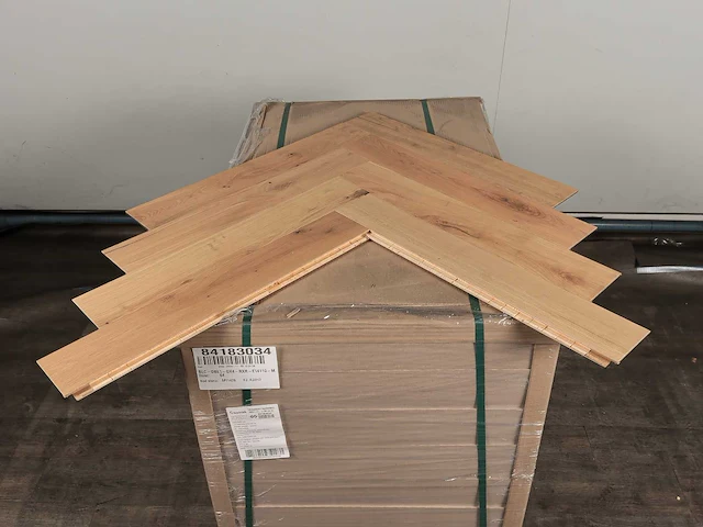 34 m2 parket eiken visgraat mutliplank - 660 x 110 x 14 mm - afbeelding 3 van  4