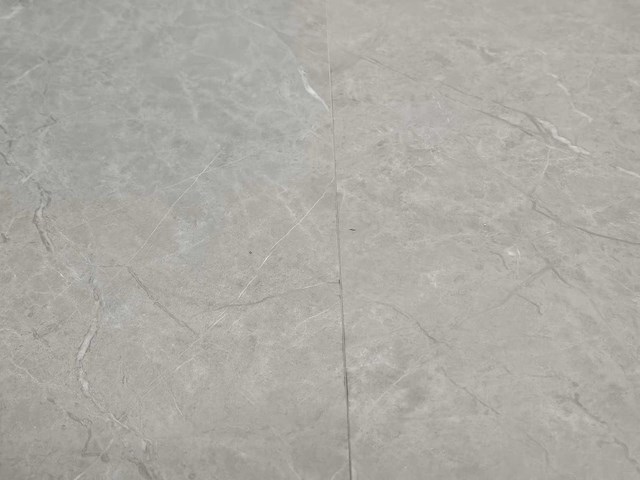 34 m2 pvc spc click tegel - 820 x 305 x 4 mm - afbeelding 1 van  3