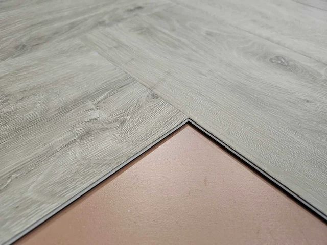 34 m2 pvc spc click visgraat - 610 x 150 x 4 mm - afbeelding 2 van  3