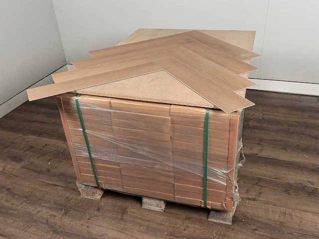 34 m2 pvc spc click visgraat met xps onderlaag - 750 x 150 x 5 mm - afbeelding 4 van  4