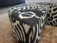 3/4 ronde poef zwart wit gestoffeerd - afbeelding 7 van  7