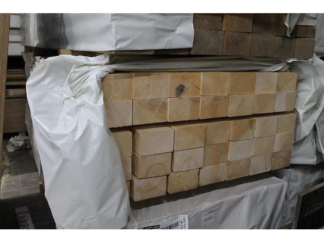 35 vurenhouten geschaafde balken 95 x 145 mm en lengte 300 cm (1,446 m3). let op! kavel is onderdeel van co... onderdeel van combinatiekavel combinatiekavel van kavels b238 t/m b244 zijnde 234 vurenhouten geschaafde balken 95 x 145 mm en lengte 300 cm (1,446 m3). - afbeelding 1 van  2