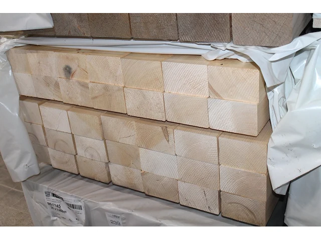 35 vurenhouten geschaafde balken 95 x 145 mm en lengte 300 cm (1,446 m3). let op! kavel is onderdeel van co... onderdeel van combinatiekavel combinatiekavel van kavels b238 t/m b244 zijnde 234 vurenhouten geschaafde balken 95 x 145 mm en lengte 300 cm (1,446 m3). - afbeelding 2 van  3