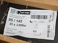 35 vurenhouten geschaafde balken 95 x 145 mm en lengte 300 cm (1,446 m3). let op! kavel is onderdeel van co... onderdeel van combinatiekavel combinatiekavel van kavels b238 t/m b244 zijnde 234 vurenhouten geschaafde balken 95 x 145 mm en lengte 300 cm (1,446 m3). - afbeelding 3 van  3