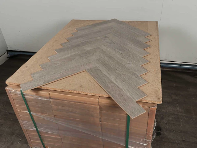 36 m2 laminaat visgraat - 504 x 84 x 8 mm - afbeelding 4 van  4