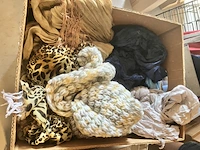 36 shawls retour uit verkoop - afbeelding 2 van  9