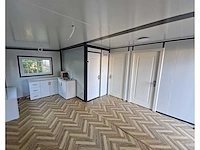 36m2 tiny house met glazenwand - afbeelding 8 van  16