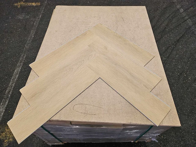 38 m2 pvc spc click visgraat - 610 x 150 x 5 mm - afbeelding 3 van  3