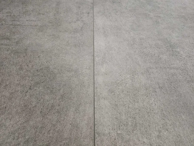 39 m2 pvc spc click tegel - 1300 x 320 x 4,5 mm - afbeelding 1 van  3