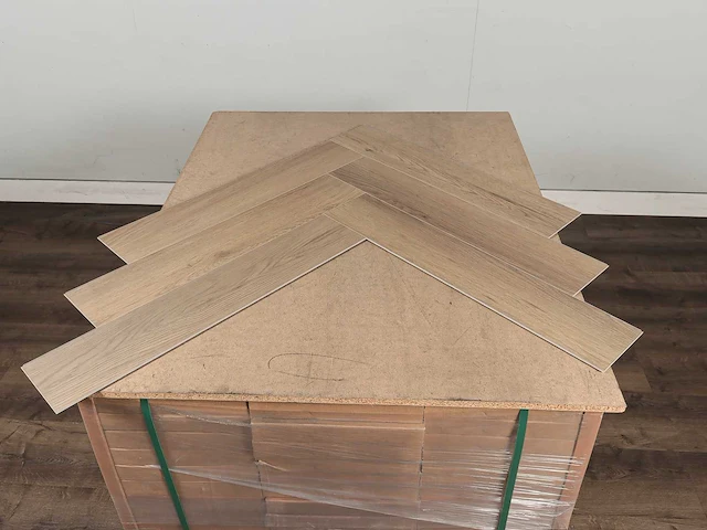 39 m2 pvc spc click visgraat - 750 x 150 x 6 mm - afbeelding 3 van  4