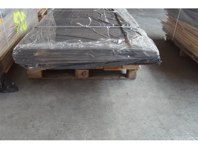 39,19 m² massief eiken parket - afbeelding 3 van  4