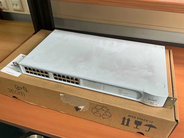 3com switch 3300 xm - afbeelding 1 van  6