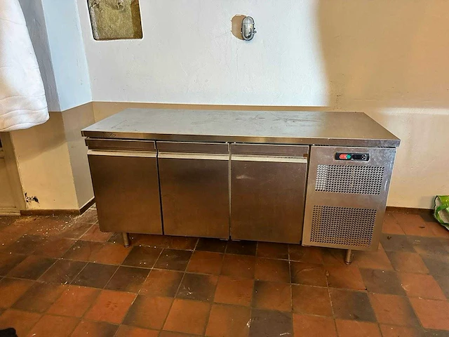 3deurs - koelwerkbank - afbeelding 1 van  2