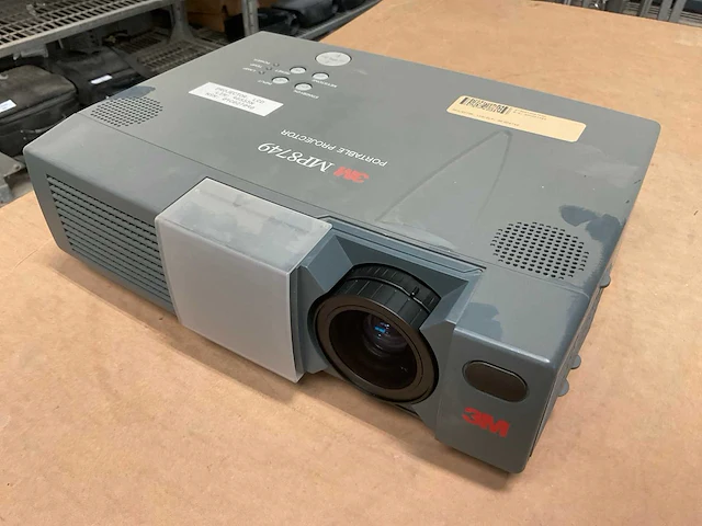 3m mp8749 projector lcd - afbeelding 1 van  6