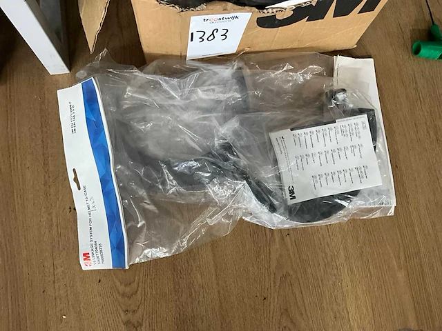 3m v5 linkage system gelaatscherm bevestiging - afbeelding 2 van  5