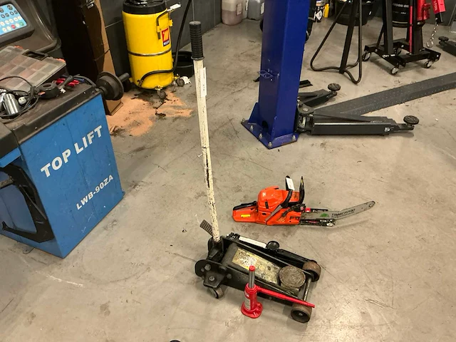 3ton garagekrik - afbeelding 1 van  2
