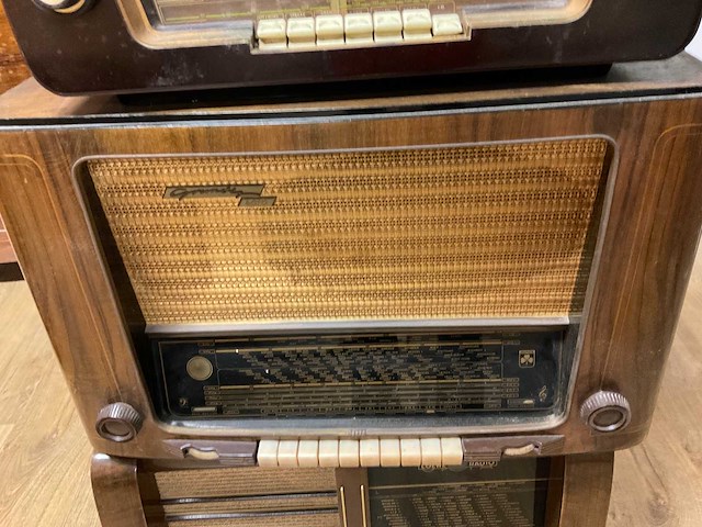 3vintage radio’s - afbeelding 4 van  5