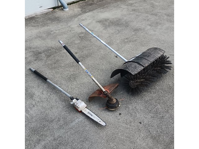 3x aanbouwdeel, stihl, (rolbezem, hoogsnoeier en bosmaaier) - afbeelding 1 van  12