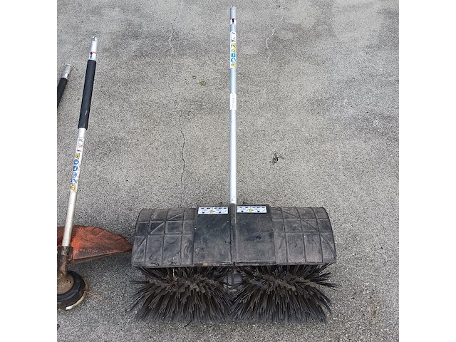 3x aanbouwdeel, stihl, (rolbezem, hoogsnoeier en bosmaaier) - afbeelding 6 van  12