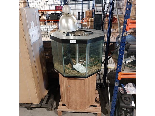 3x aquarium met toebehoren, o.a. marina - afbeelding 1 van  7