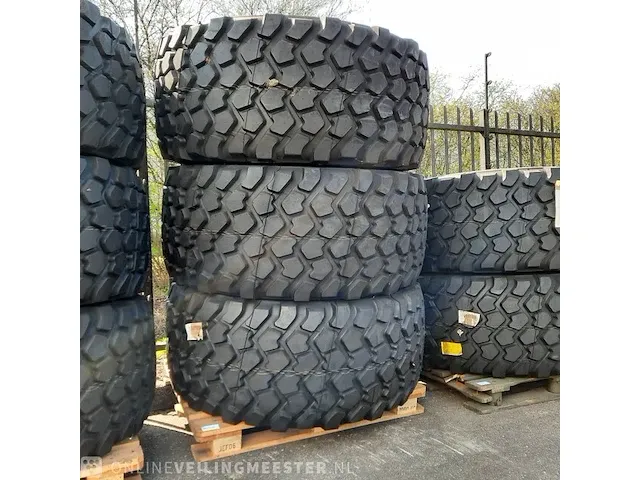 3x band tbv landbouwmachines michelin, xzl - afbeelding 1 van  5