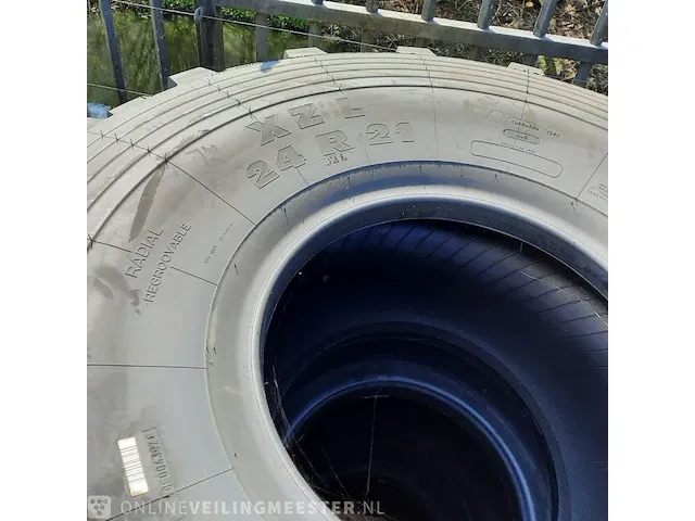 3x band tbv landbouwmachines michelin, xzl - afbeelding 3 van  5