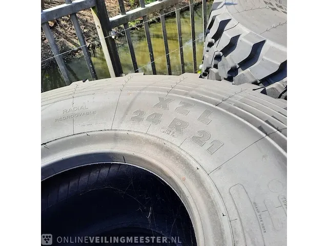 3x band tbv landbouwmachines michelin, xzl - afbeelding 3 van  6